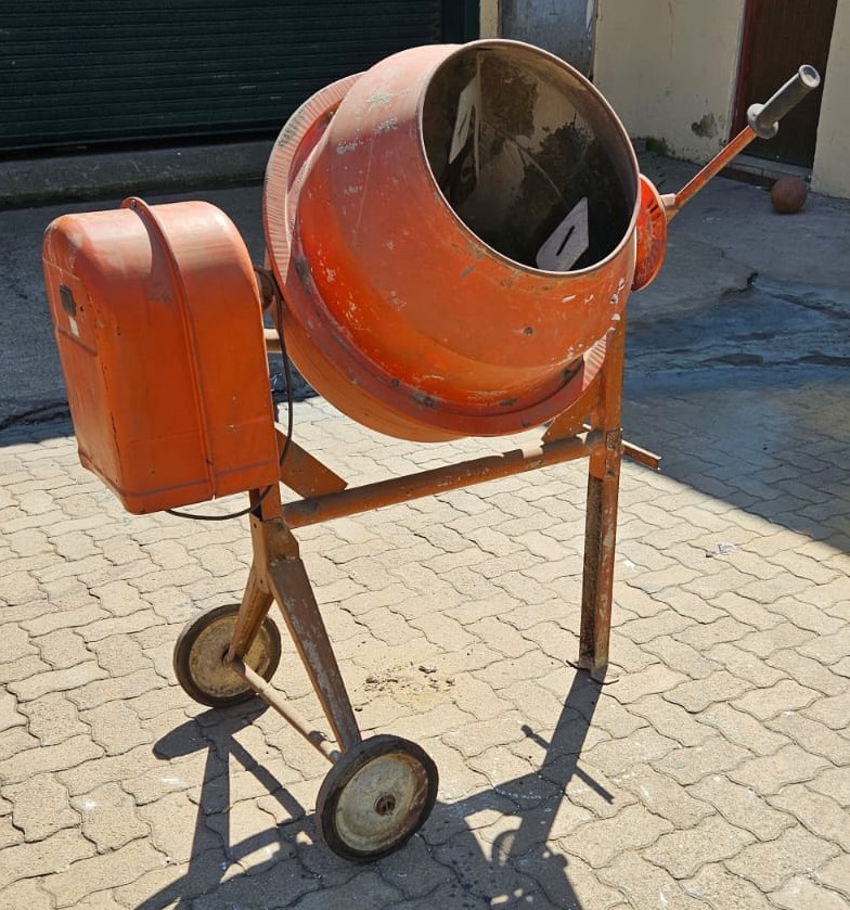 Electric concrete mixer Junk Mail