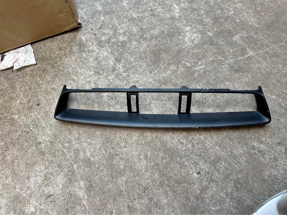 2015-2019 Fortuner ac panel trim - Private Seller 2015-2019 Fortuner ac panel trim - Private Seller