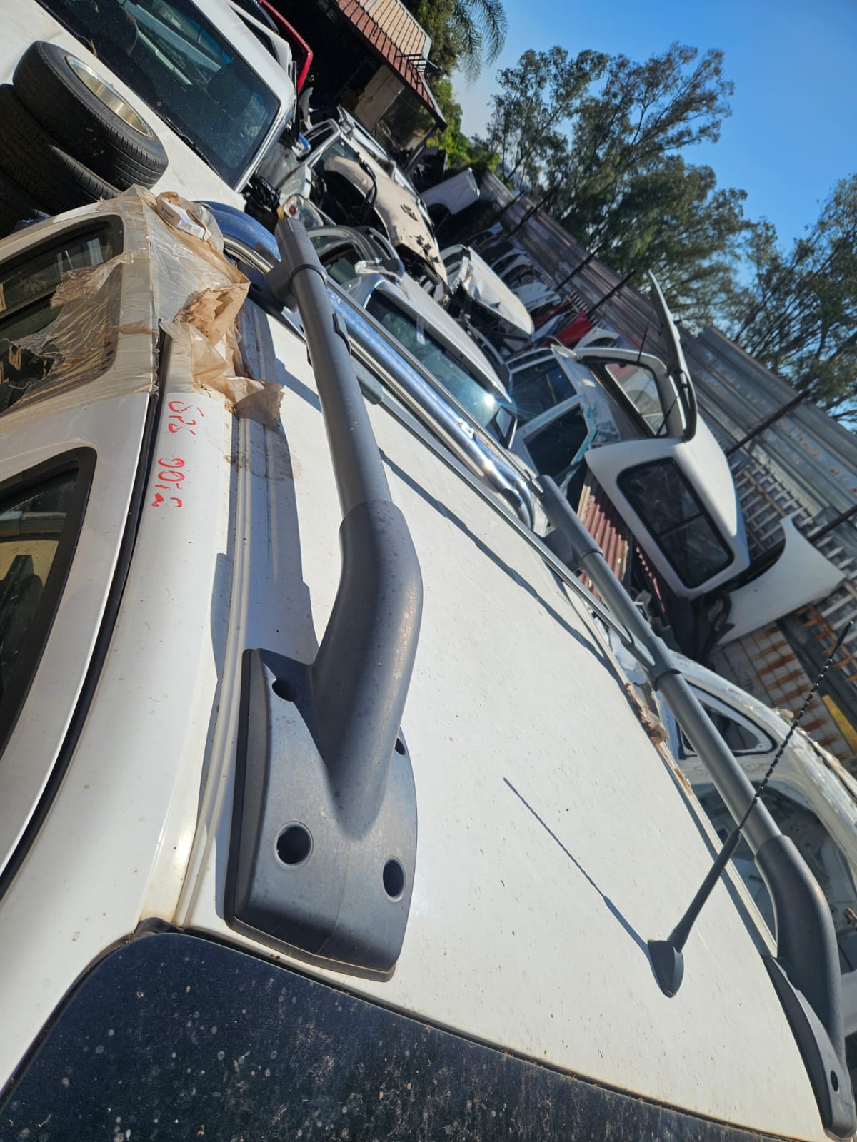 🛻 Nissan Navara Roof Rack for Sale! 🛻 - Private Seller