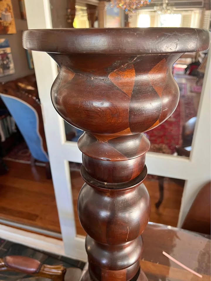 Imbuia antique stand Imbuia antique stand