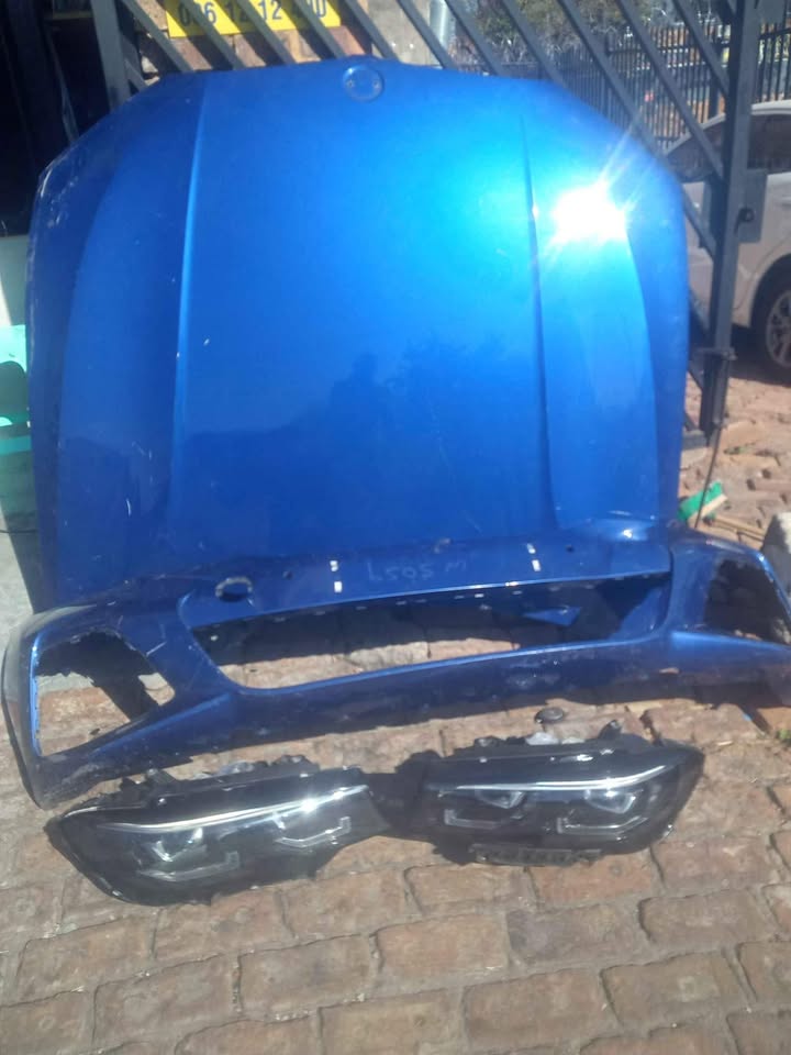 BMW G20 front bumper, bonnet and headlights