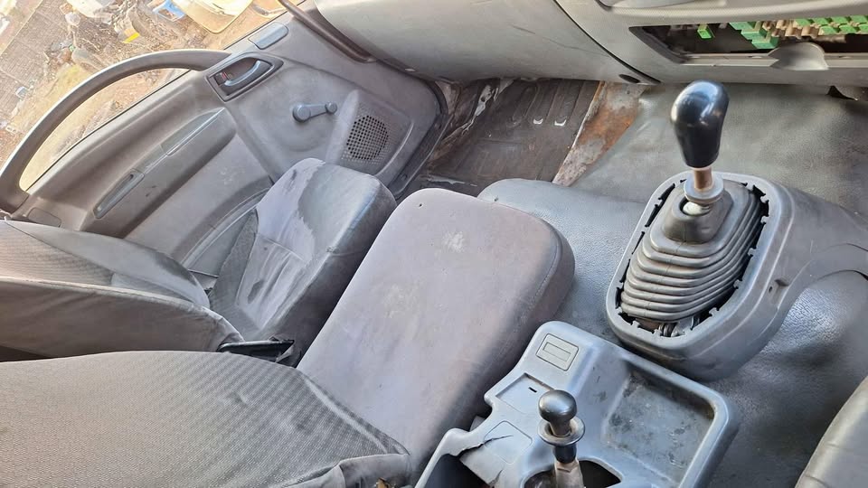 Isuzu FVR/FTR 900 stripping for parts