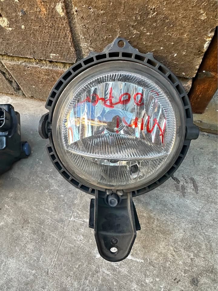 MINI Cooper fog light - Private Seller MINI Cooper fog light - Private Seller