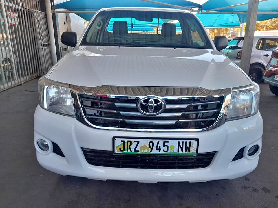 2012 TOYOTA HILUX 2.5 (DIESEL) SINGLE CAB MANUAL
