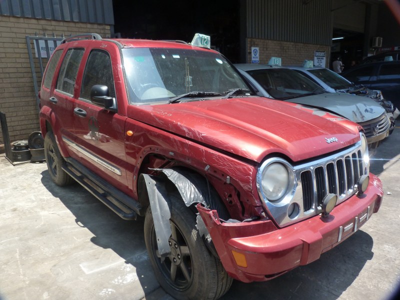 Jeep Cherokee CRD 2.8 AT - 2008 SPARESBOYZ STRIPPING FOR SPARES - Private Seller