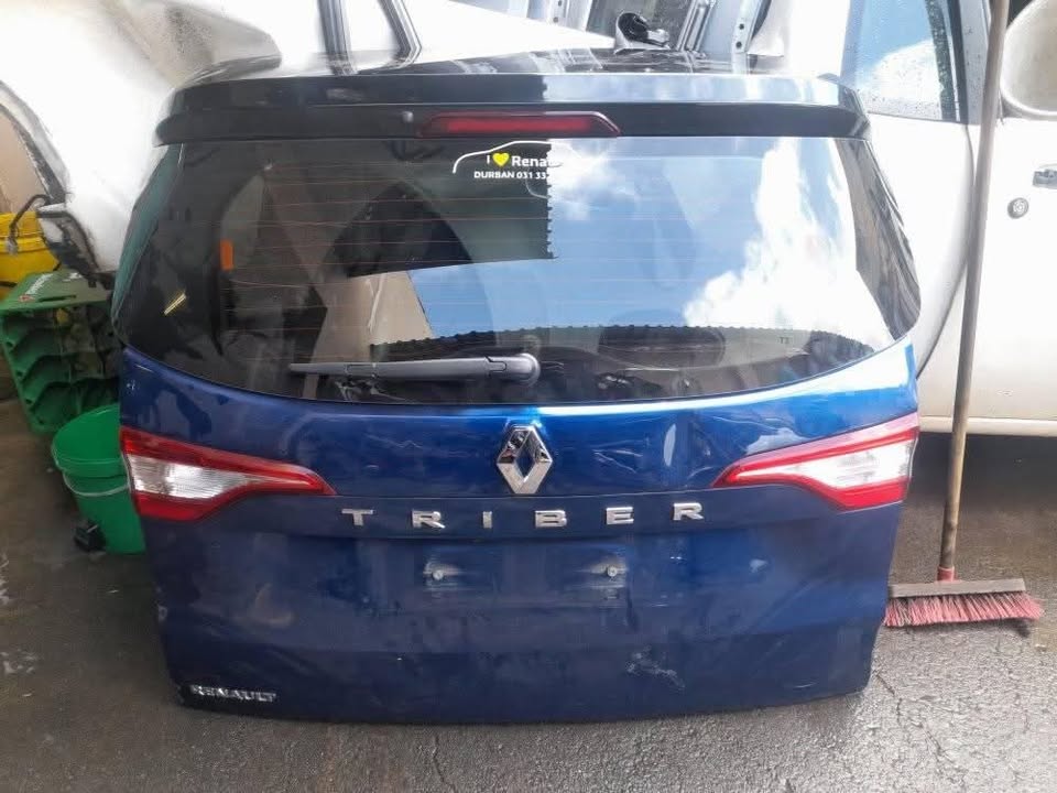 RENAULT TRIBER TAILGATE - Private Seller RENAULT TRIBER TAILGATE - Private Seller