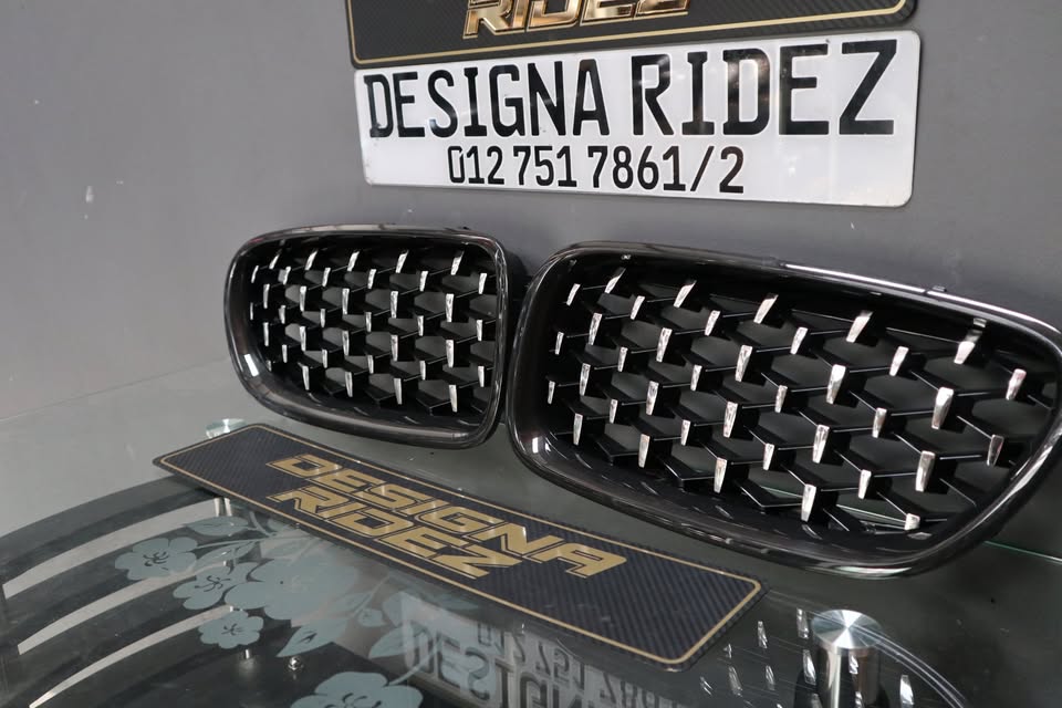 BMW F10 5 SERIES KIDNEY GRILLS (G-SERIES LOOK ) - Private Seller BMW F10 5 SERIES KIDNEY GRILLS (G-SERIES LOOK ) - Private Seller
