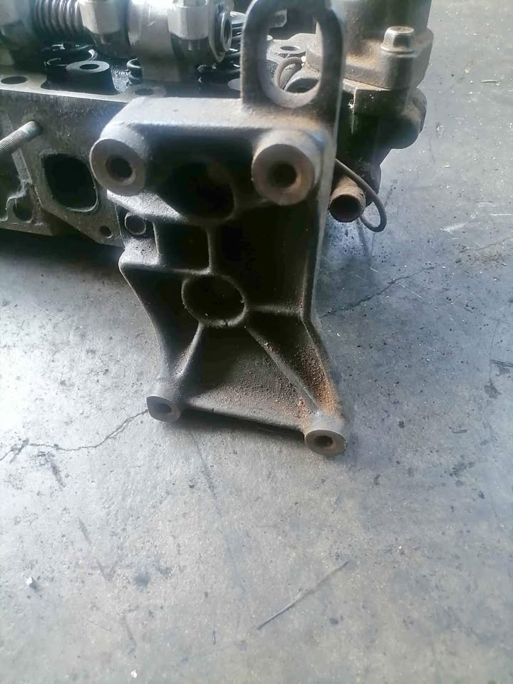 Isuzu 3.0L 4jh1 engine bracket - Private Seller Isuzu 3.0L 4jh1 engine bracket - Private Seller