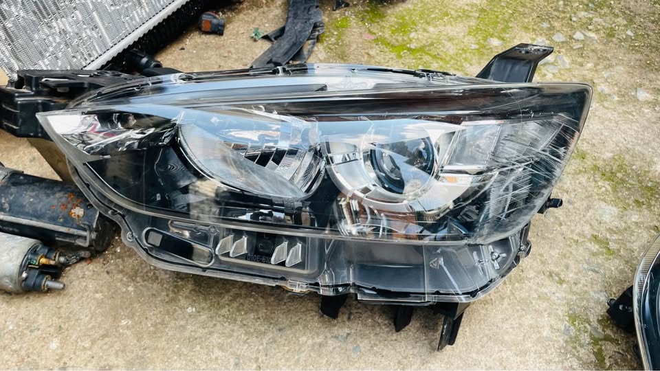Mazda CX-3 headlight - Private Seller Mazda CX-3 headlight - Private Seller