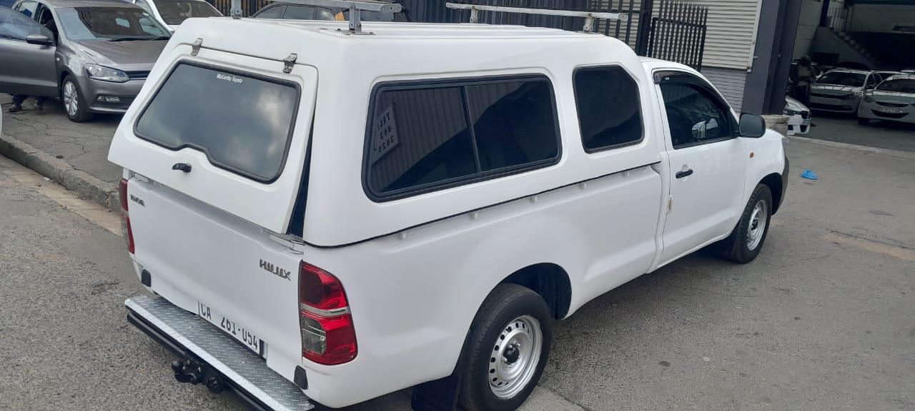 Used 2013 Toyota Hilux 2.7 single cab S - Private Seller Used 2013 Toyota Hilux 2.7 single cab S - Private Seller