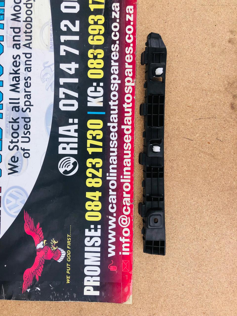 Hyundai Elantra left side bumper bracket - Private Seller