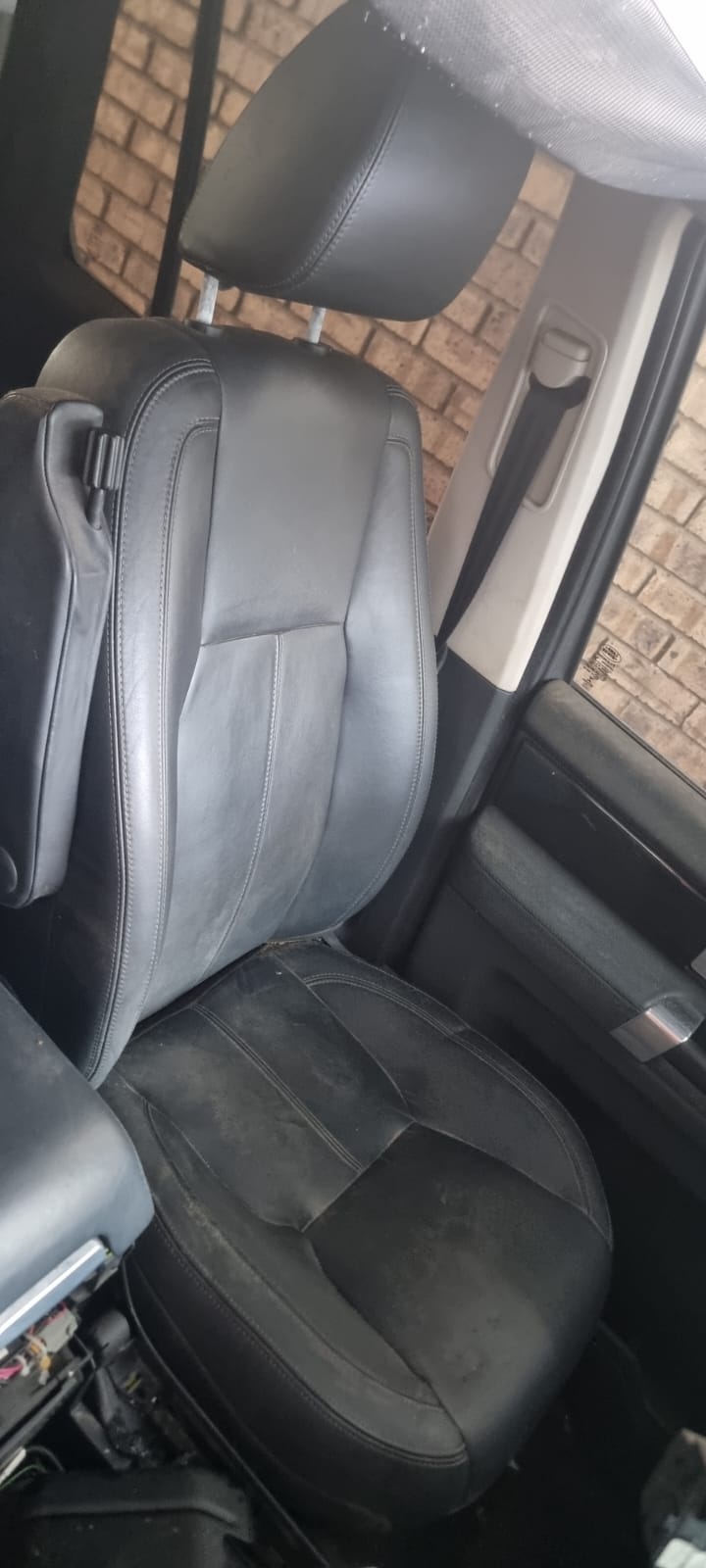 2013 Discovery 4 3.0l SDV6 HSE Seat Set for sale - Private Seller