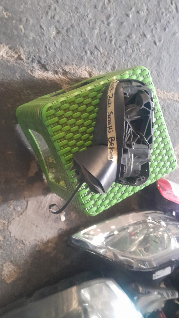 2021-2023 TOYOTA STARLET RIGHT SIDE MIRRO FOR SALE - Private Seller
