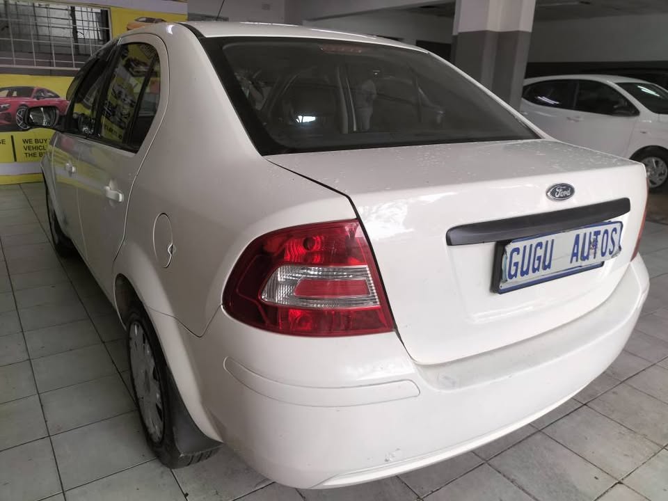2015 FORD IKON 1.4 SEDAN MANUAL, PETROL WHITE COLOUR