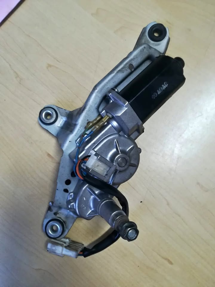 NISSAN XTRAIL REAR WIPER MOTOR - Private Seller