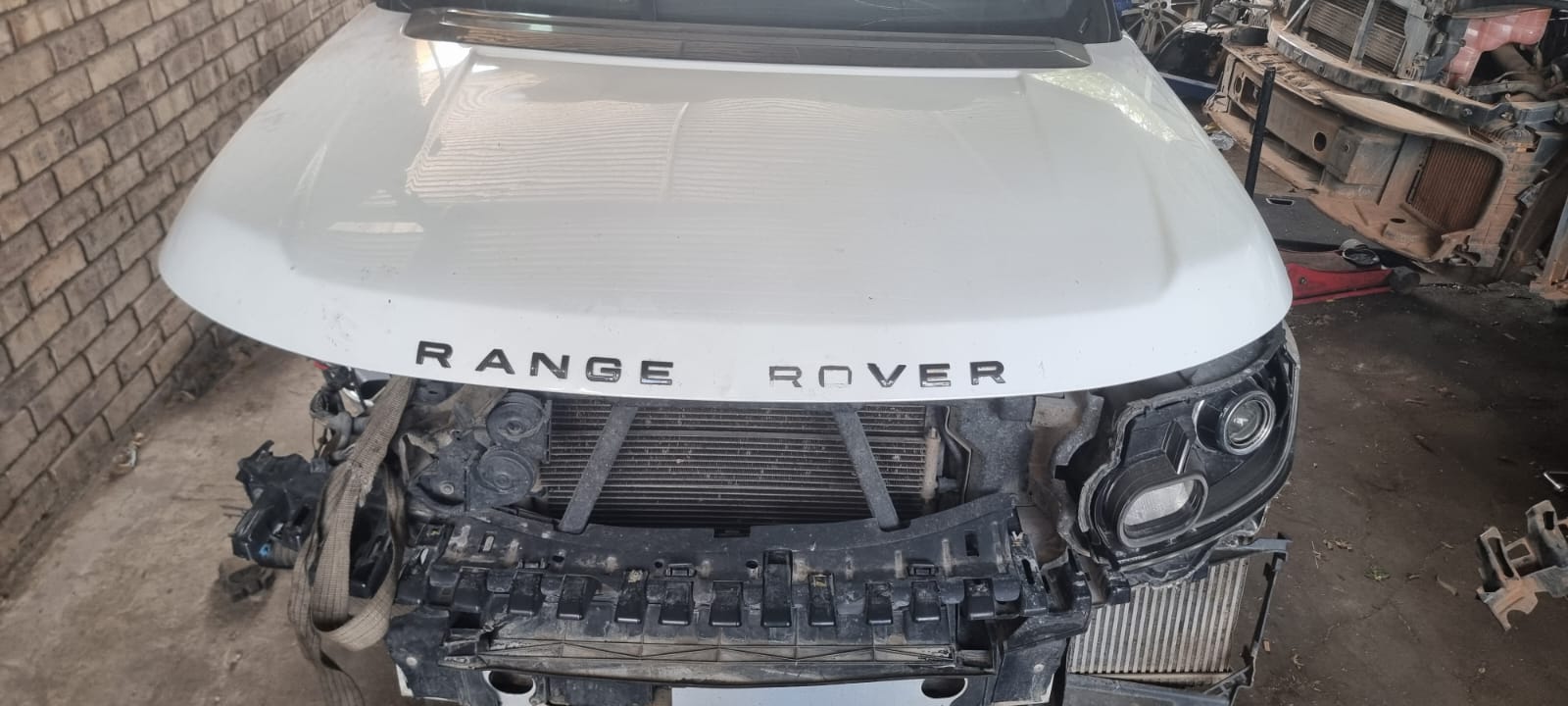 2013 Range Rover Vogue 4.4 SDV8 Spares - White in colour