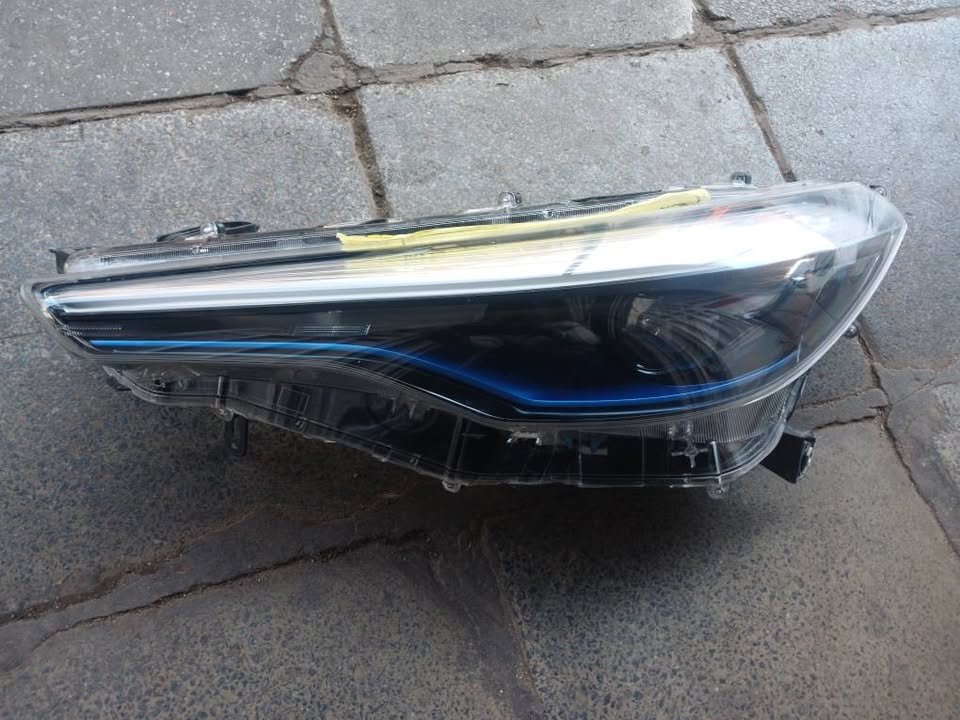 Toyota corolla cross HEADLIGHTS - Private Seller Toyota corolla cross HEADLIGHTS - Private Seller