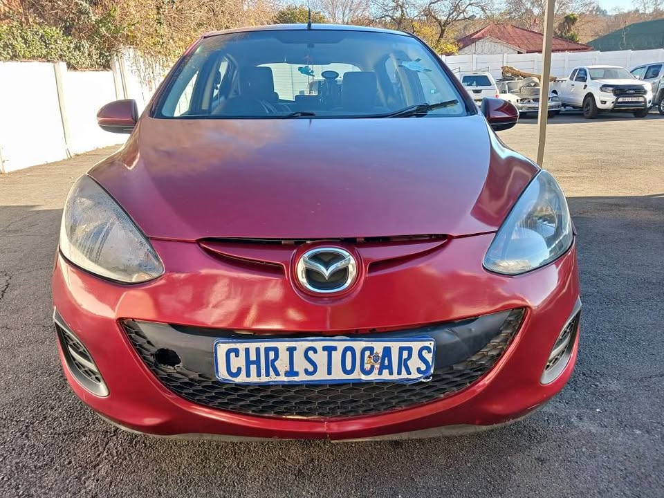 2011 Mazda 2 hatchback Manuel Transmission petrol 1.5 engine capacity mileage 90000km