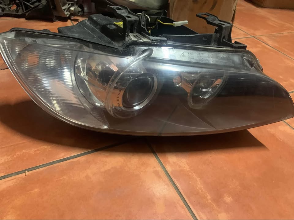 BMW E92 dynamic headlight right side - Private Seller
