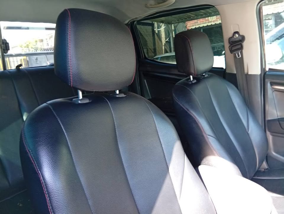 2019 Isuzu KB250 DMax DoubleCab 4X2 Bakkie 91,000km Manual