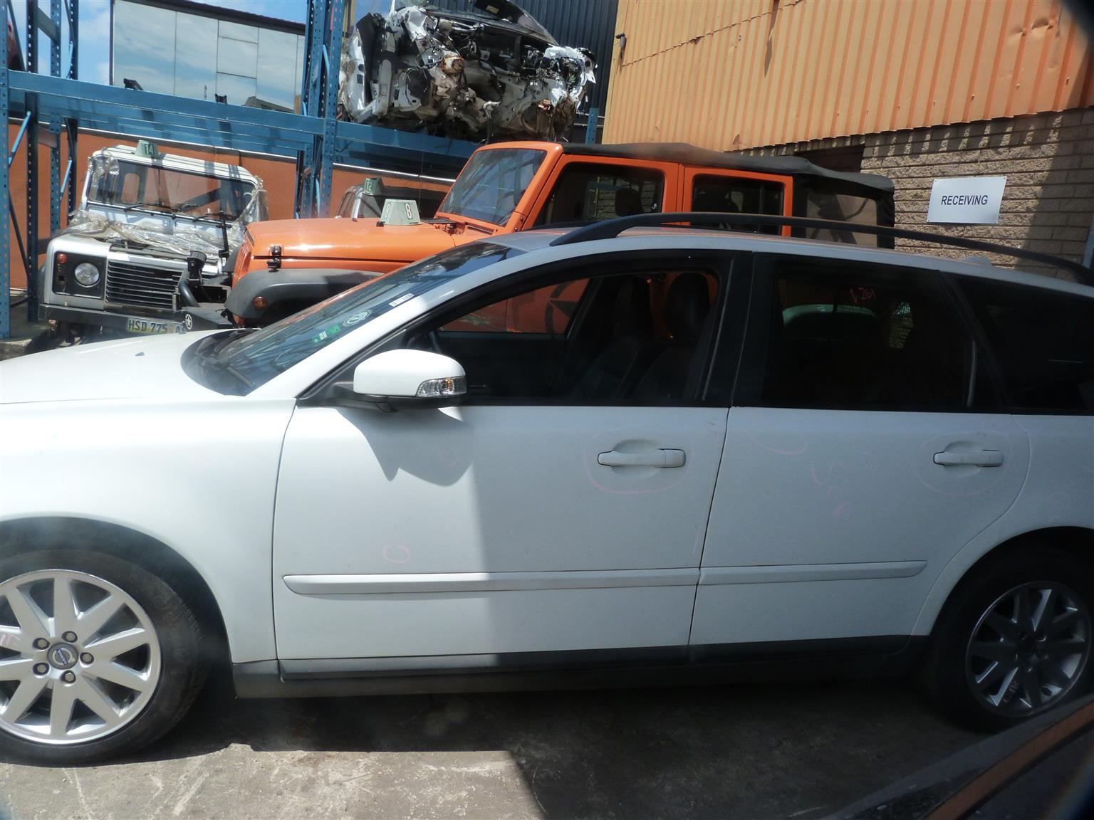 STRIPPING VOLVO V50 WHITE 2009 FOR SPARES - Private Seller STRIPPING VOLVO V50 WHITE 2009 FOR SPARES - Private Seller