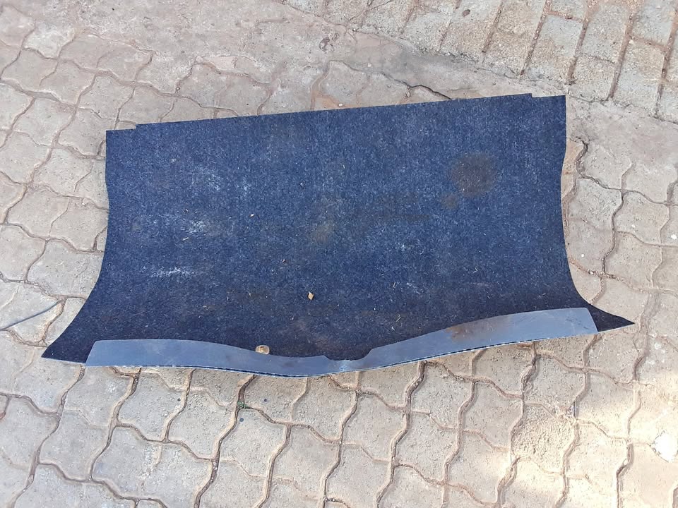 RENAULT CLIO BOOT CARPET FOR SALE. - Private Seller