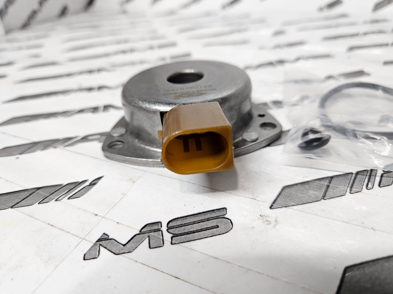 NEW MERCEDES W204 CAMSHAFT MAGNET 180/200 - Private Seller