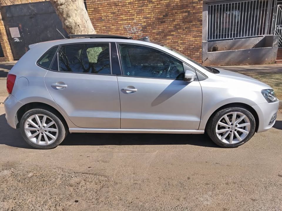 VW Polo Tsi 1.2 Comfortline   Model 2016