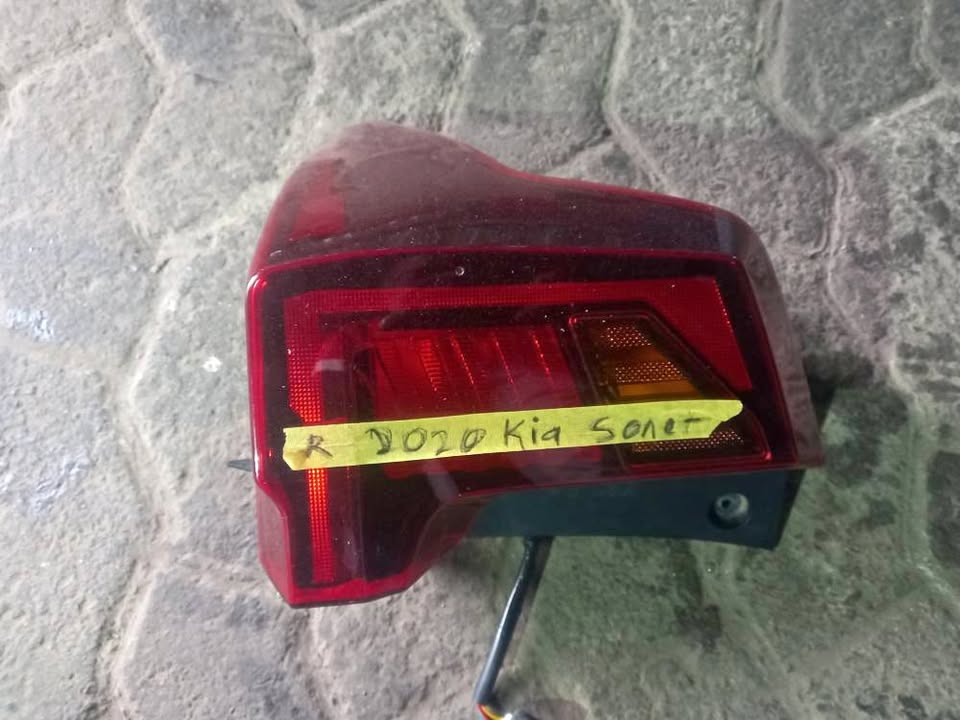 2020 Kia Sonet Taillight - Private Seller 2020 Kia Sonet Taillight - Private Seller
