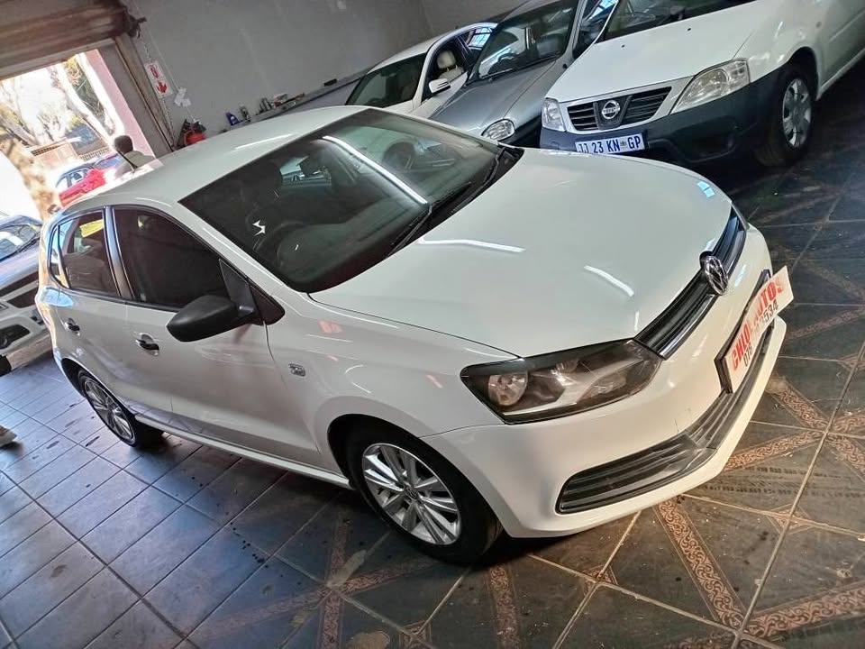 2019 Vw Polo vivo 1.4  Manual,hatchback  White color  67,000km