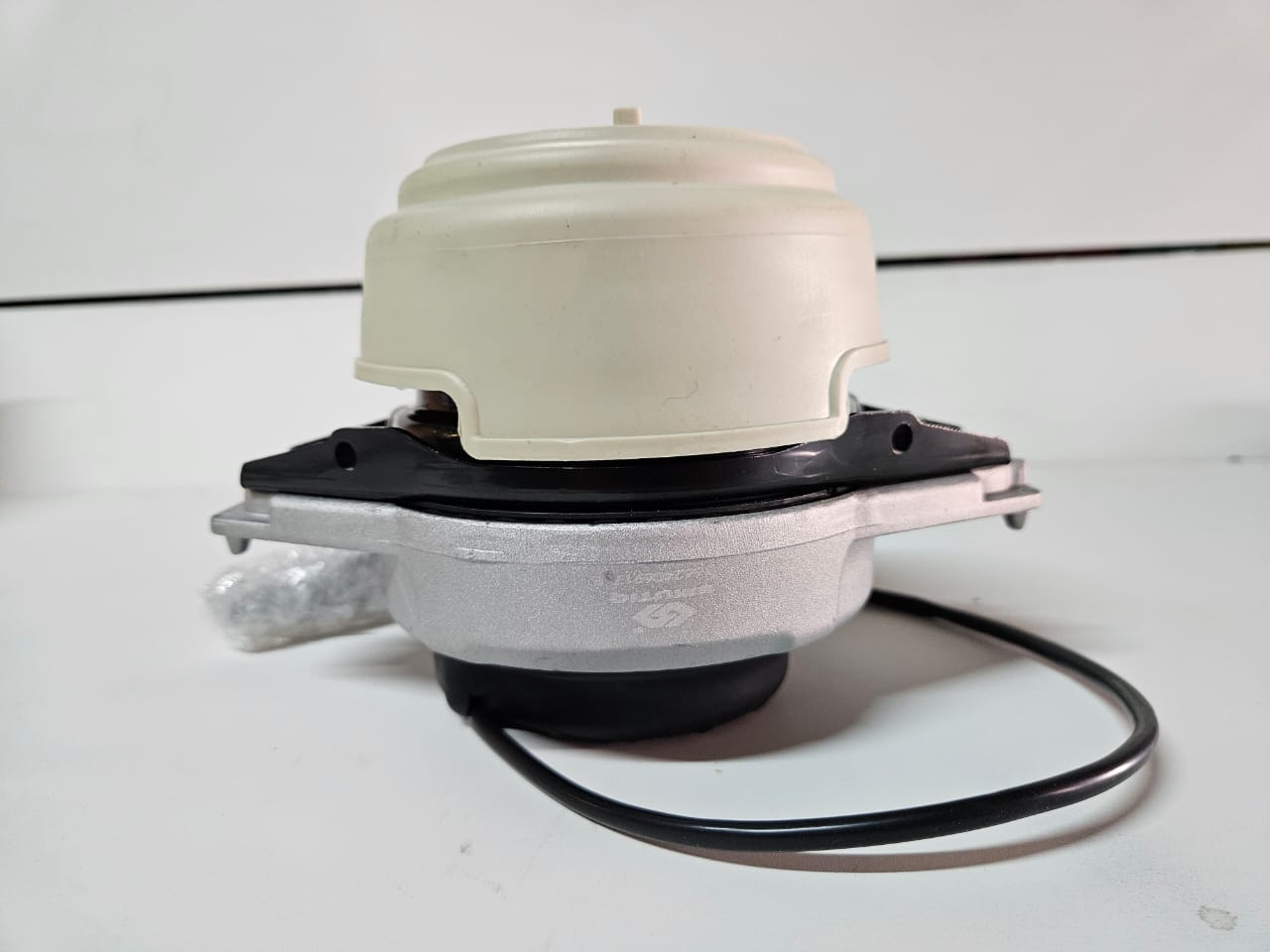 New W166 Engine Mounting for sale - Private Seller