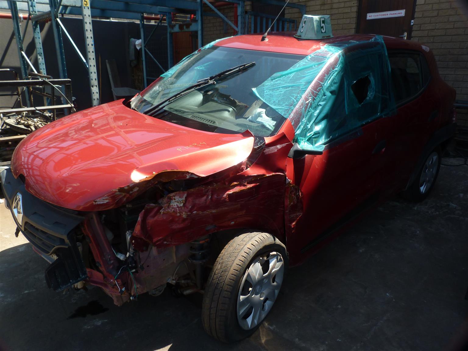 Renault Kwid 1.0 Manual Red - 2022 SPARESBOYZ STRIPPING FOR SPARES - Private Seller Renault Kwid 1.0 Manual Red - 2022 SPARESBOYZ STRIPPING FOR SPARES - Private Seller