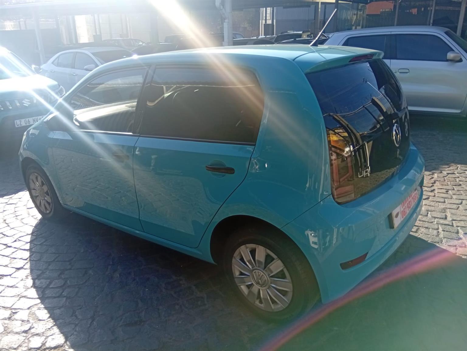 2020 Volkswagen up! Move up! 5-Door 1.0 Hatch 4,6 /100km Manual 114,000km Cloth