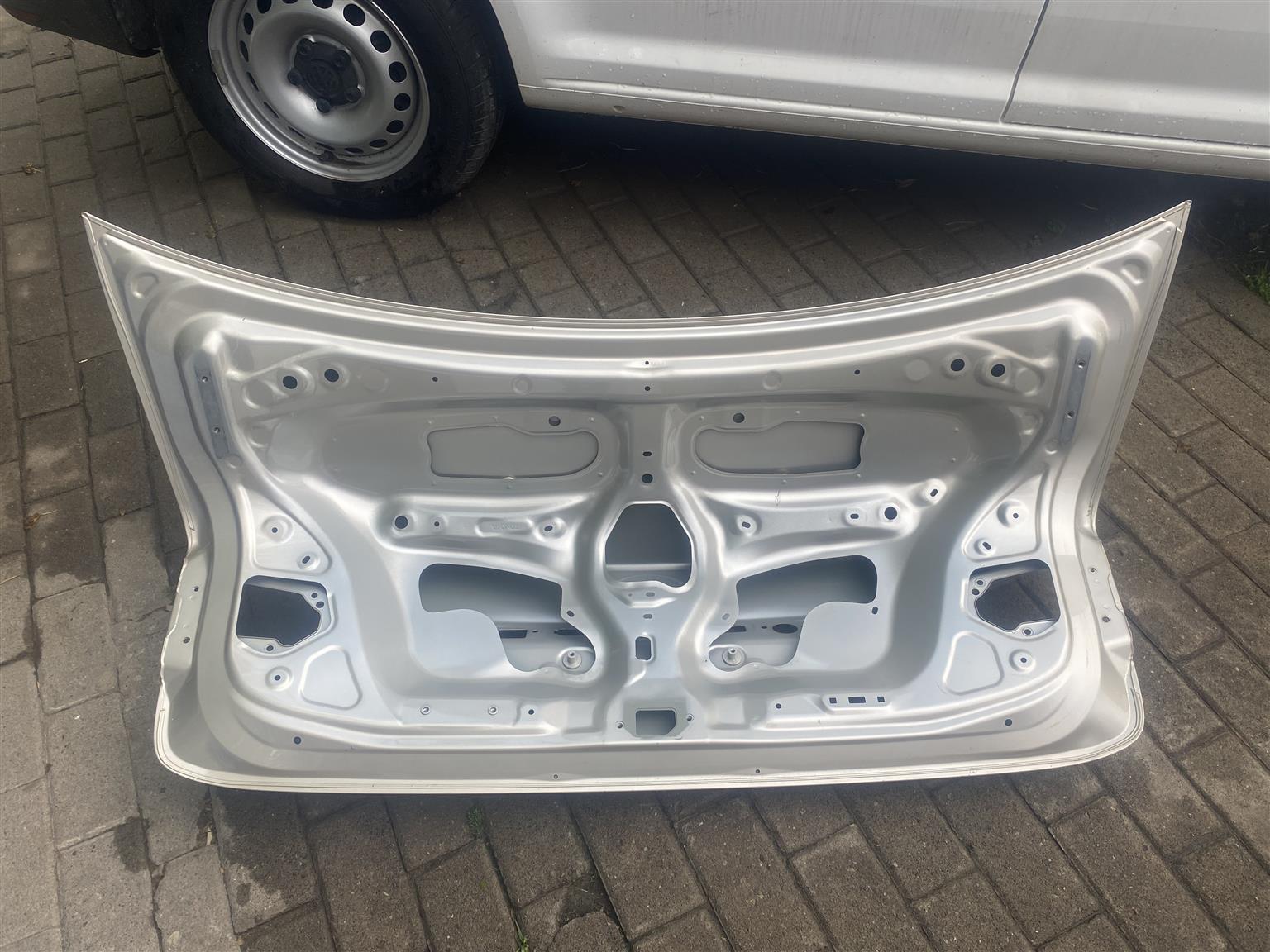 2015 LEXUS ES250 BOOTLID FOR SALE. IN EXCELLENT CONDITION