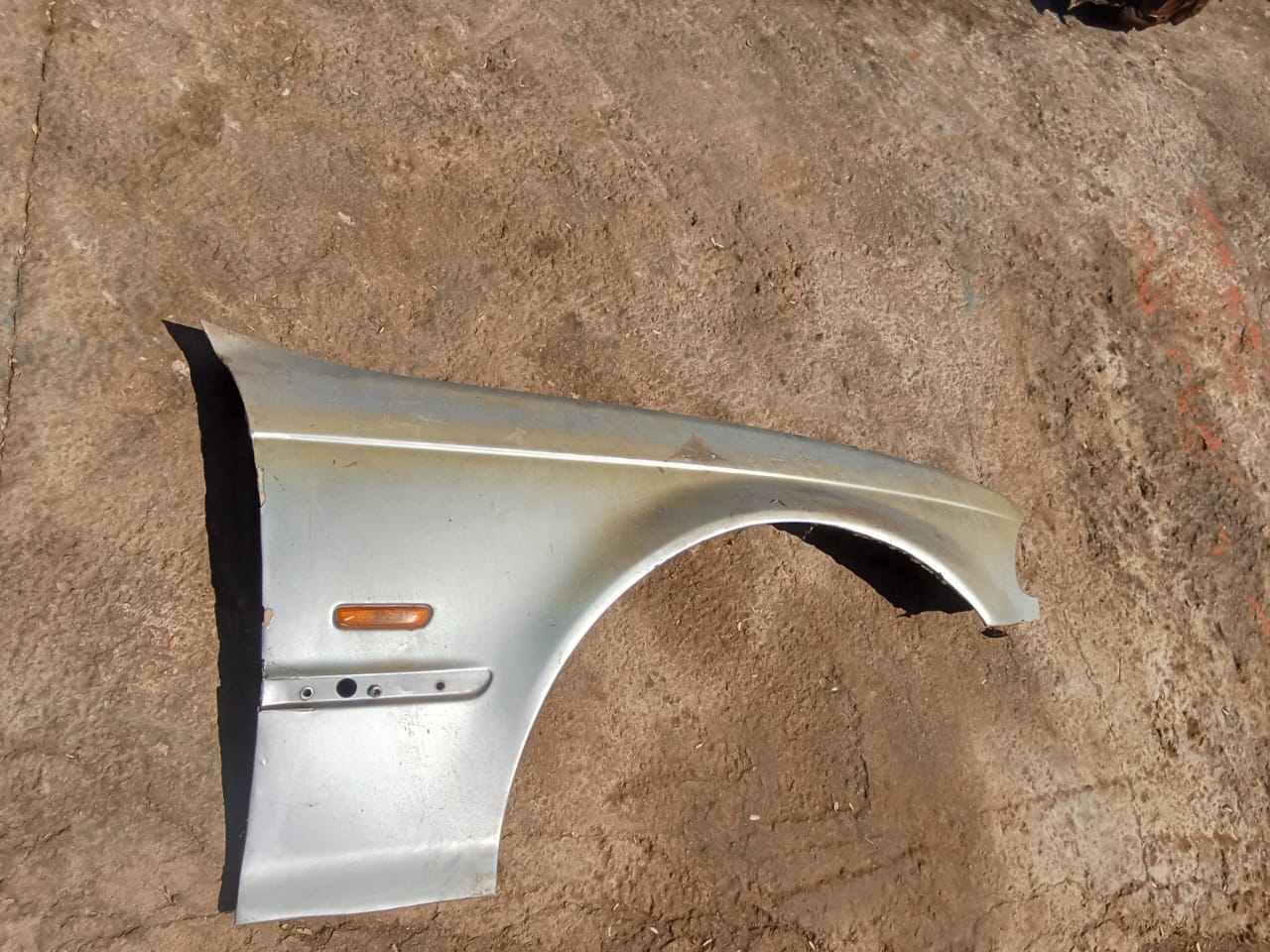 BMW 318 (E46 ) fender - Private Seller