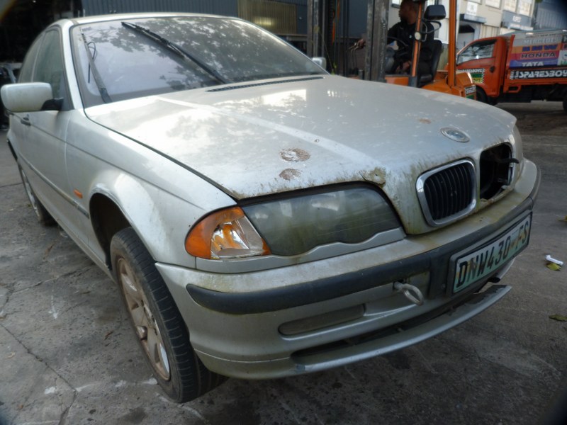 BMW 318i E46 Manual Silver - 2000 STRIPPING FOR SPARES