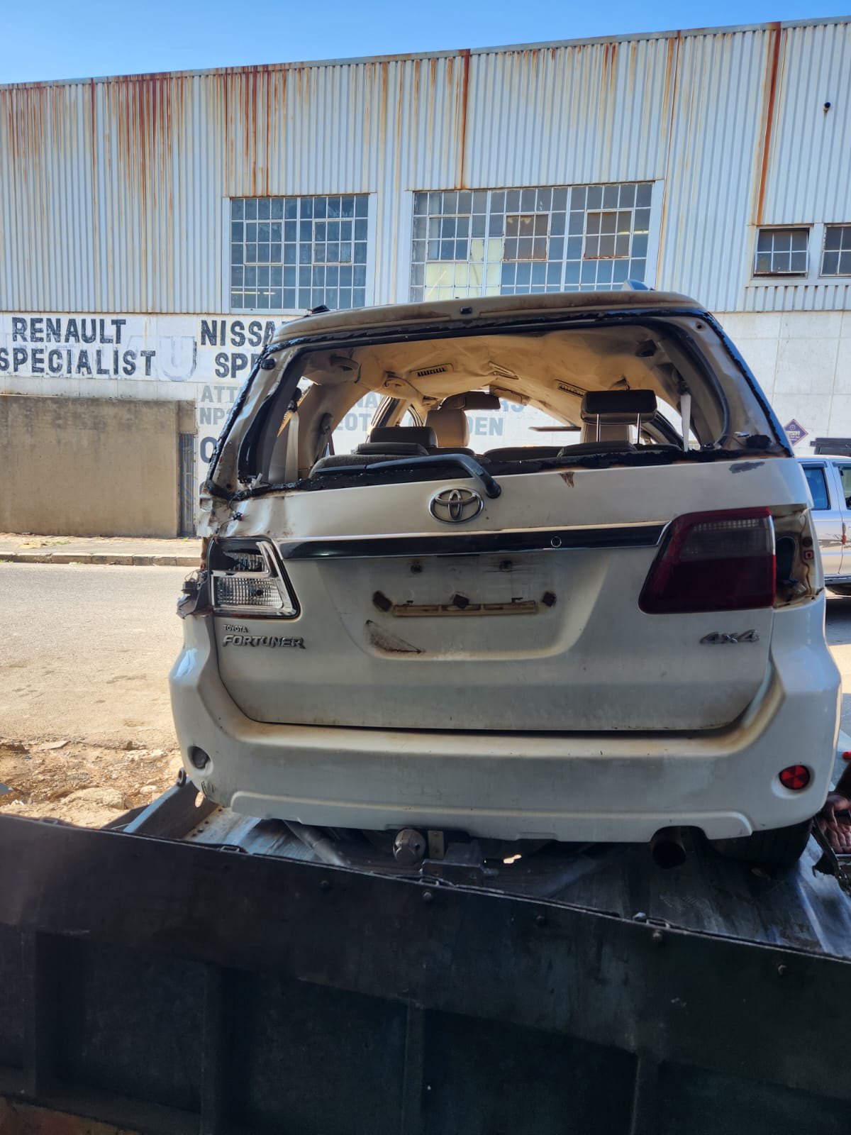 Toyota Fortuner  3.0 d4d 2009 model with 1kd engine and 4x4 manual gearbox. - Private Seller