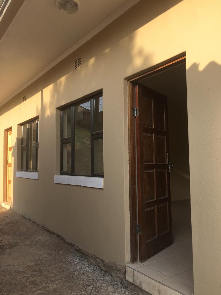 Bachelor Flat, Nazareth Ensuite Shower, Toilet, Kitchen Area