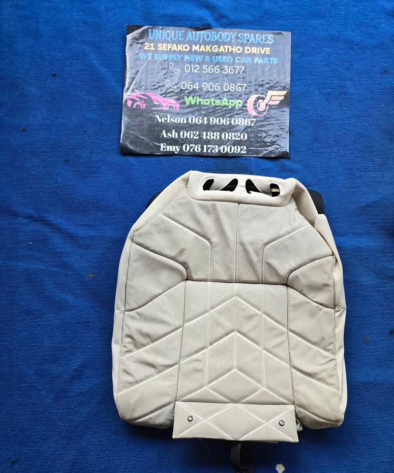 BMW 7 Series G70 i7 Seat Cover Set - Private Seller BMW 7 Series G70 i7 Seat Cover Set - Private Seller