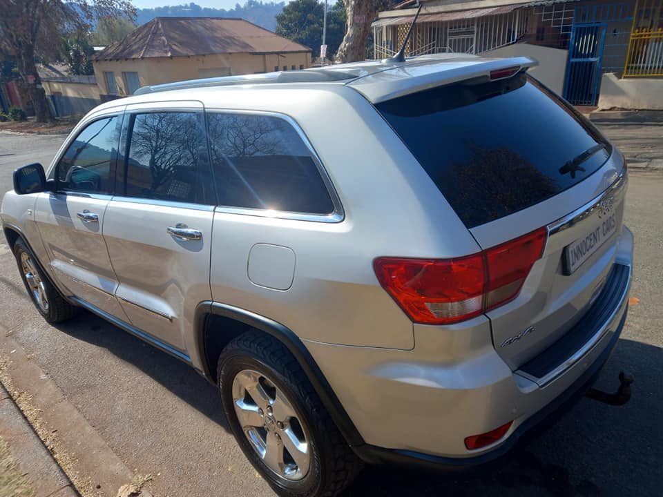 2012 JEEP GRAND CHEROKEE 2.0 LITTER PETROL, AUTOMATIC, SILVER COLOR, MILEAGE