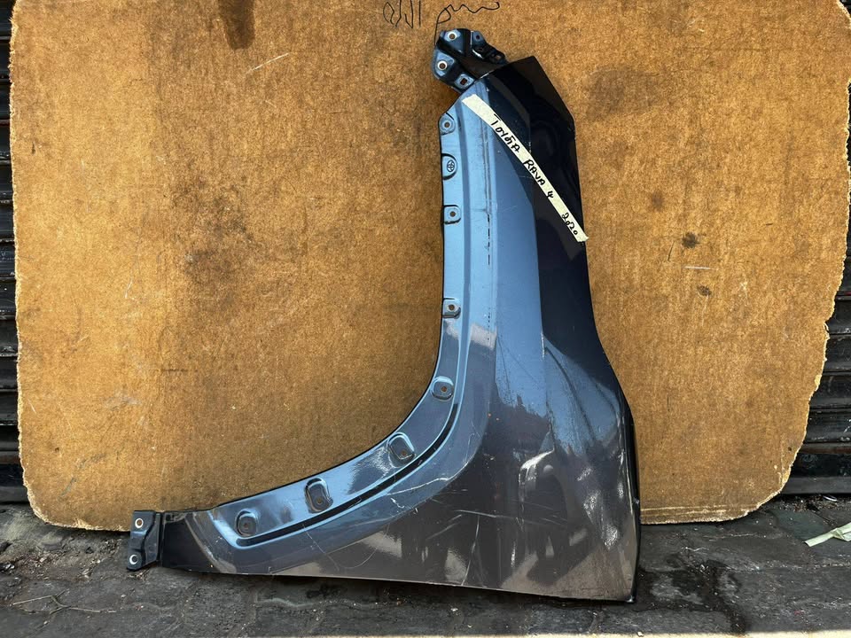 2020 Toyota Rave 4 Fender - Private Seller 2020 Toyota Rave 4 Fender - Private Seller