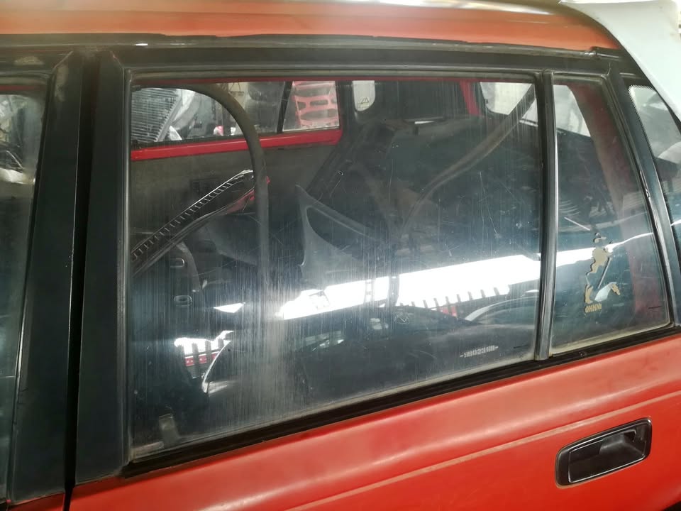 TOYOTA CONQUEST REAR DOOR WINDOW (LEFT SIDE) - Private Seller TOYOTA CONQUEST REAR DOOR WINDOW (LEFT SIDE) - Private Seller