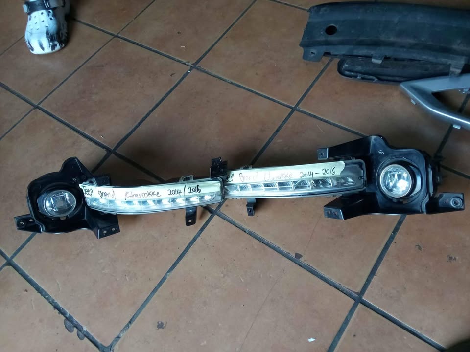 Jeep grand Cherokee foglights (LED) - Private Seller Jeep grand Cherokee foglights (LED) - Private Seller