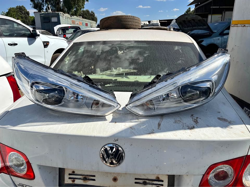 ford focus xenon headlights for sale - Private Seller ford focus xenon headlights for sale - Private Seller