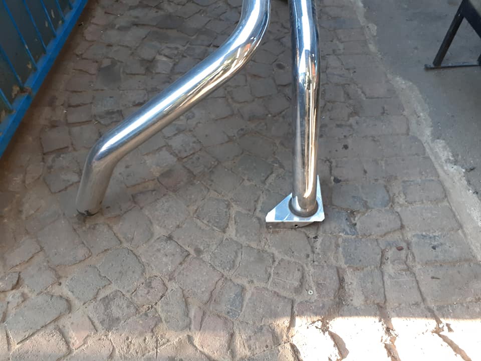 Toyota hilux d4d double cab chrome roll bar available @Circle 7 Used Parts Call/WhatsApp Carl - Private Seller