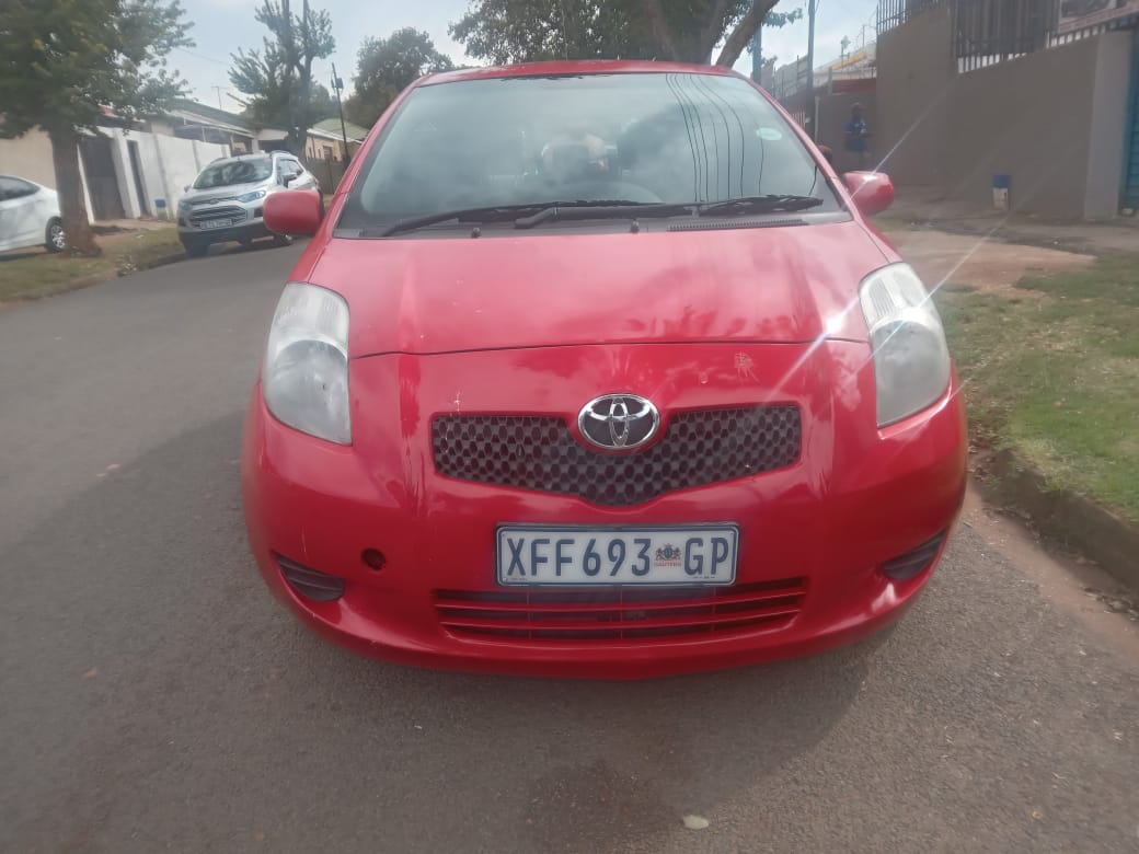 Used 2010 Toyota Yaris 1.3 auto - Private Seller Used 2010 Toyota Yaris 1.3 auto - Private Seller