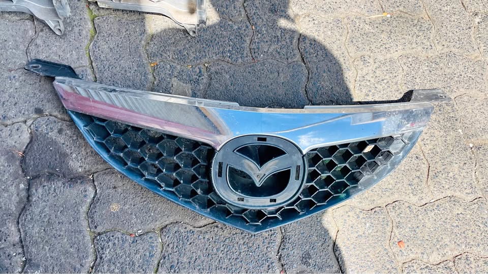 Mazda 3 front grille 2007/09 - Private Seller Mazda 3 front grille 2007/09 - Private Seller