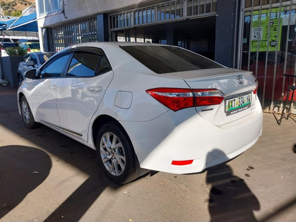 2023 TOYOTA COROLLA PRESTIGE 1.8 22 000KM WHITE COLOR AUTOMATIC PETROL