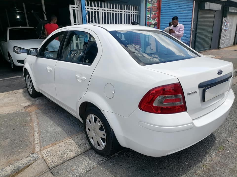 2014 Ford Ikon 1.6 Sedan with a Nice interior