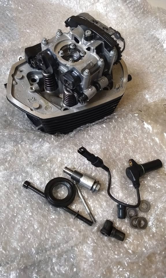 BMW GS1200 cylinder HEAD DOHC ( right side)